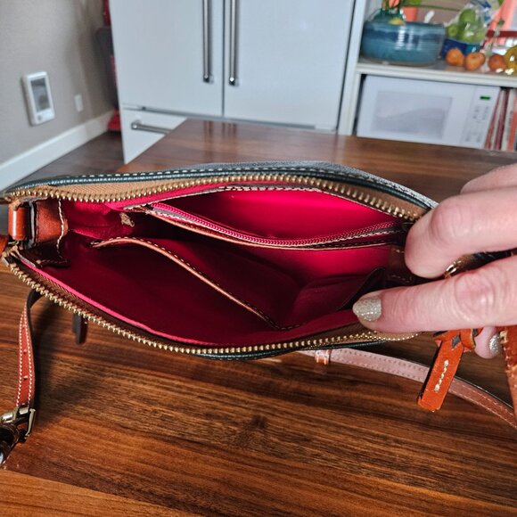 Dooney & Bourke cross body - Picture 3 of 6